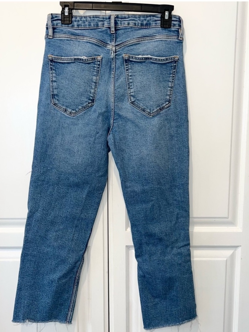 Zara High Rise Distressed Straight Crop Jeans Size 8 Raw Hem Ankle Denim - Picture 4 of 8